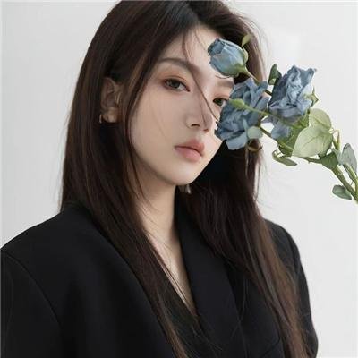 妮可·拜耳：大码怪美人